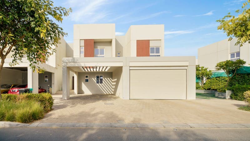 Facade Painting painting service in Dubai