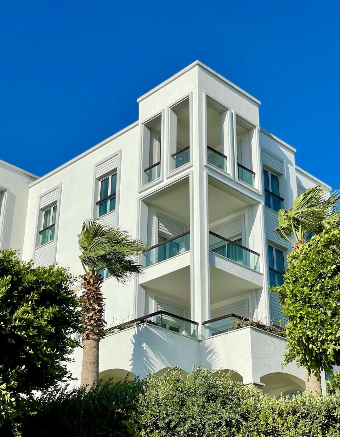 Exterior Villa Facade painting service in Dubai